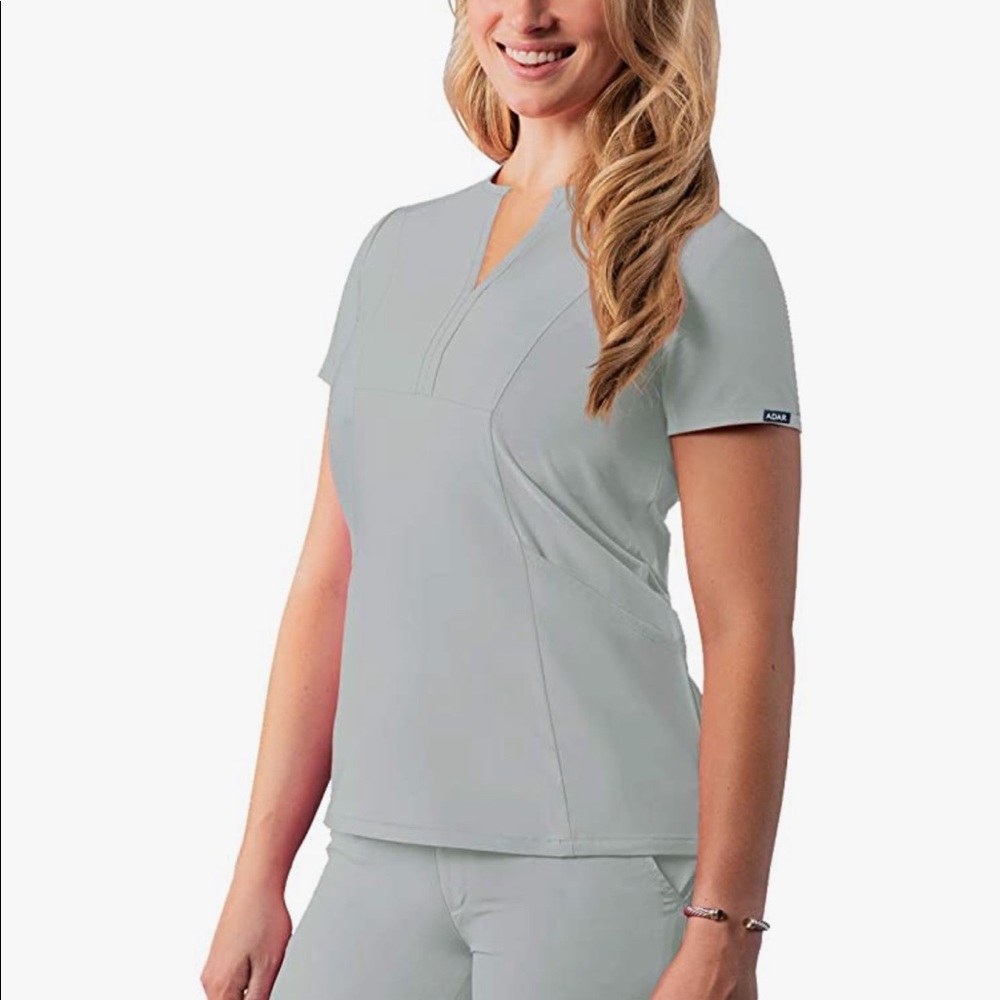 Adar women’s scrub top - grey